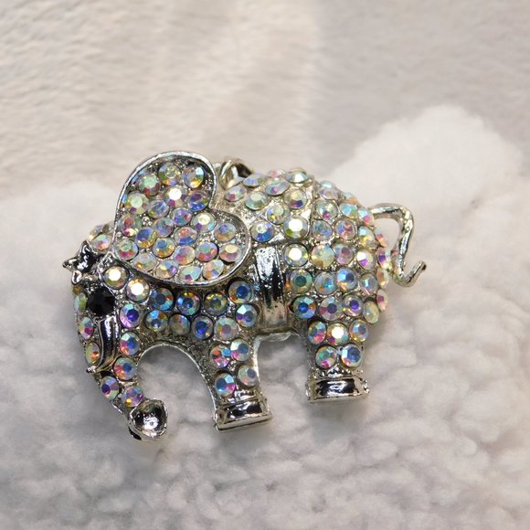 ELEPHANT Pendant Silver tone with chain - Picture 7 of 11